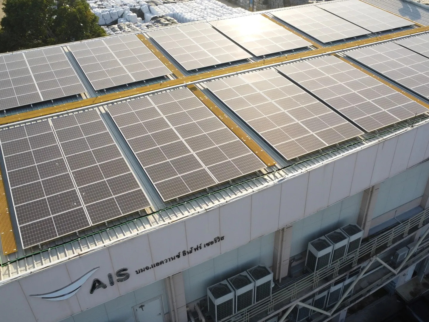 ผลงานติดตั้ง Solar Rooftop ที่ AIS Mobile Switching Center จังหวัดชลบุรี