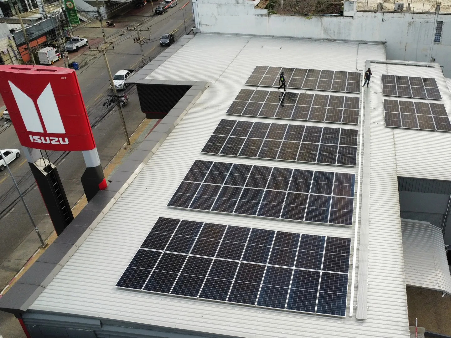 ผลงานติดตั้ง Solar Rooftop บริษัท อีซุซุ เสียงไพศาล จังหวัดนครสวรรค์